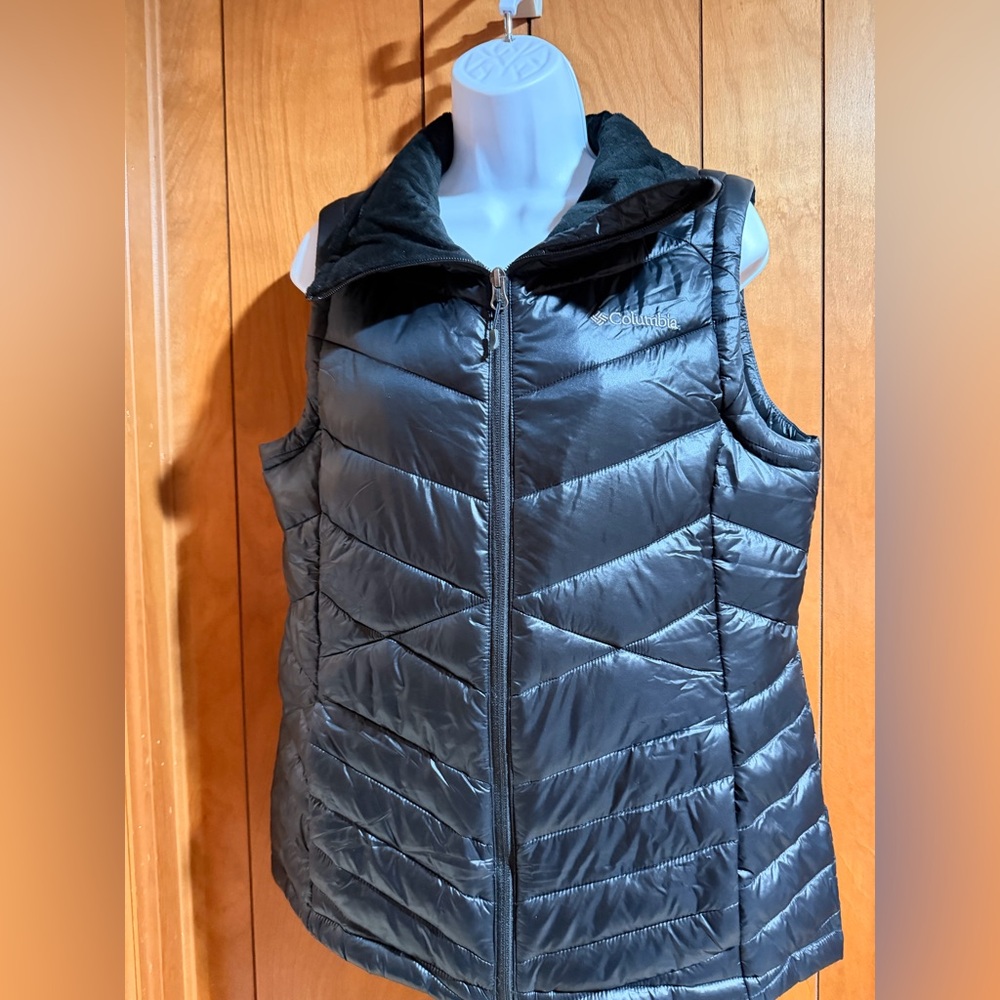 Columbia Women's Charcoal Quilted Vest